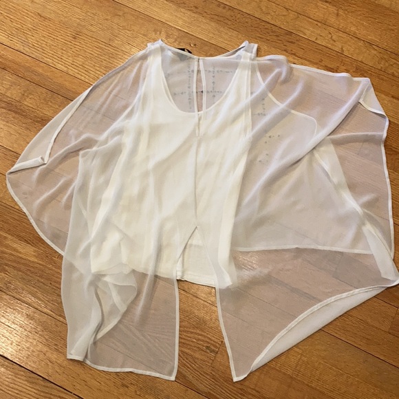 Beautiful white flowy top with rhinestones💖 - Picture 3 of 6